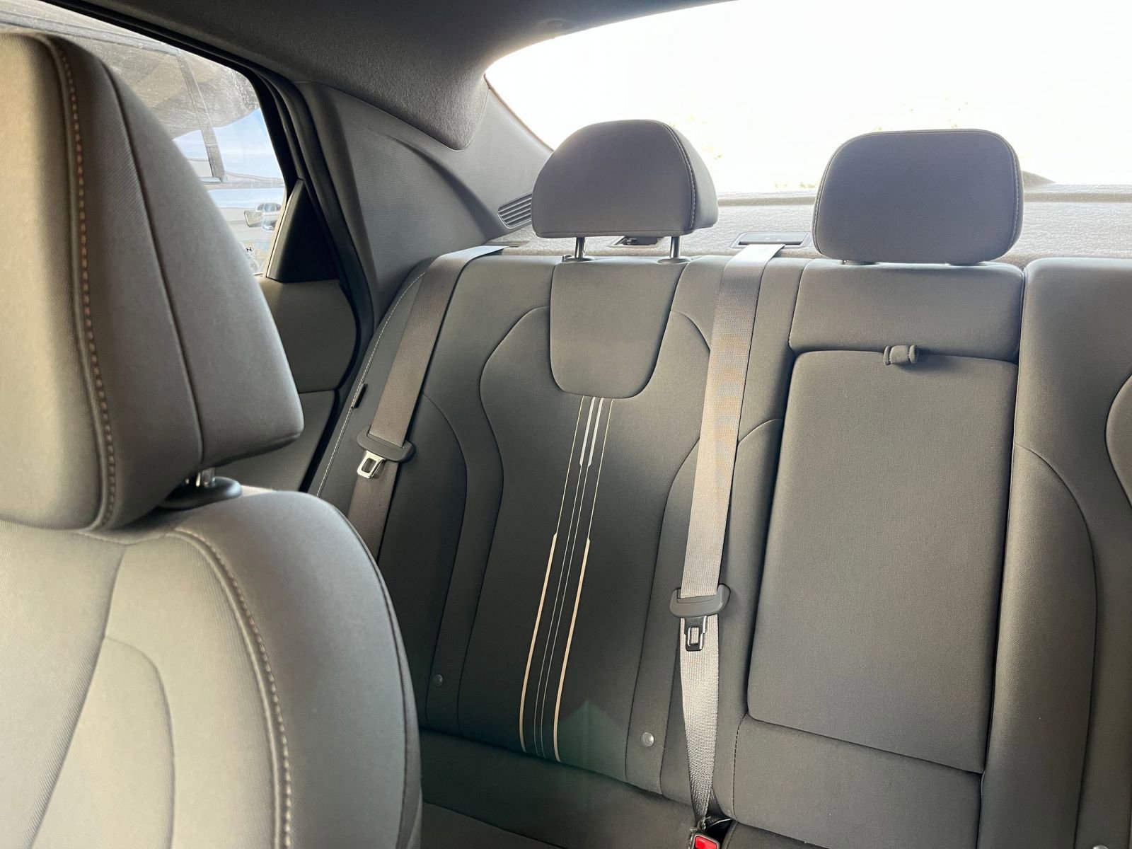 Used 2025 Hyundai Elantra SEL image 40