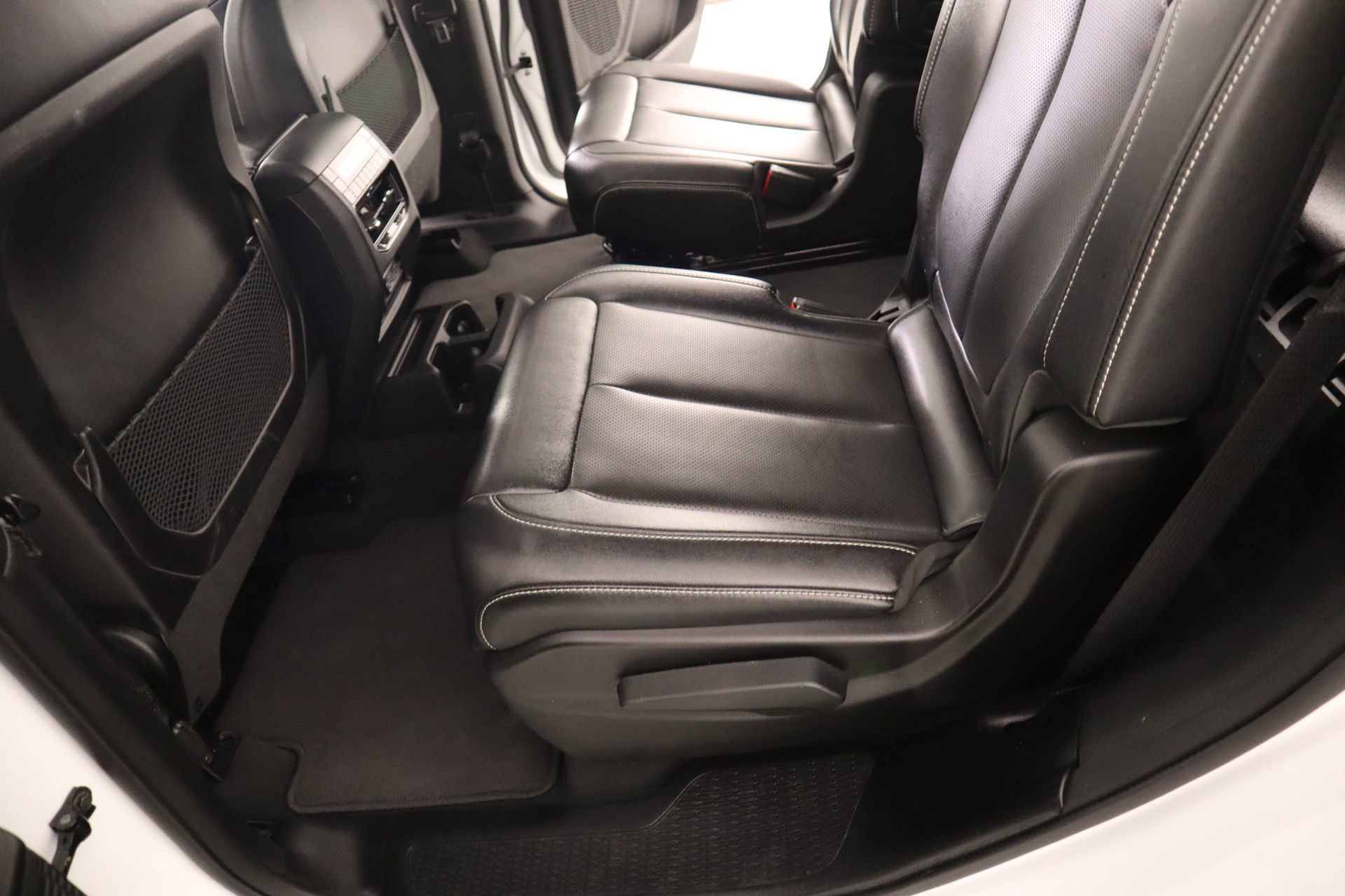 Used 2024 Jeep Grand Cherokee L Limited w/ Luxury Tech Group II image 13