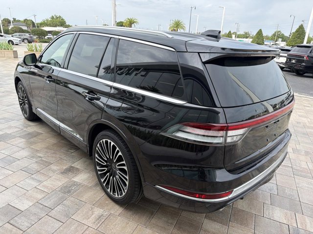 Certified 2025 Lincoln Aviator Black Label AWD/4WD image 4