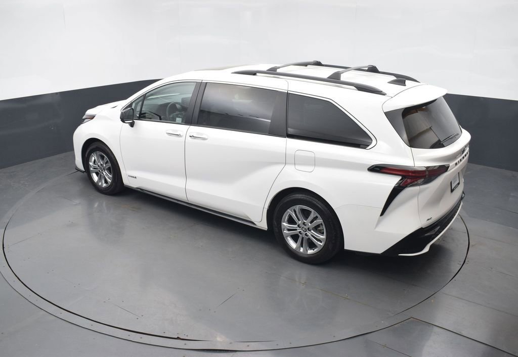 Used 2021 Toyota Sienna XSE w/ XSE Plus Package AWD/4WD image 46