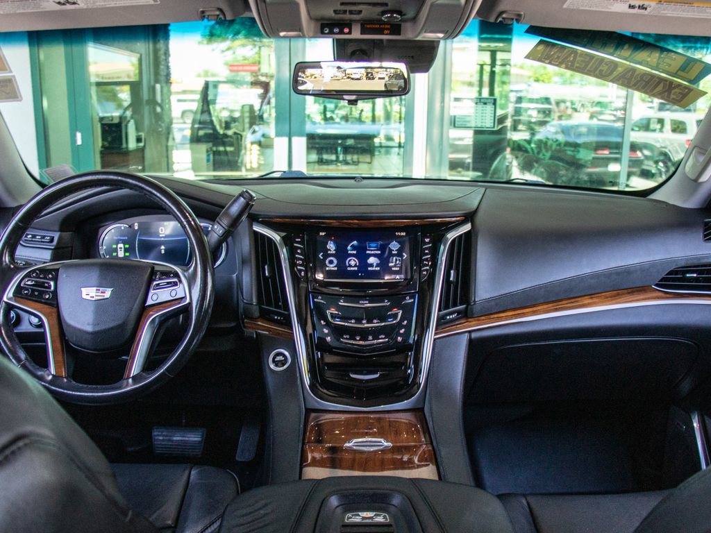 Used 2017 Cadillac Escalade ESV Premium Luxury AWD/4WD image 15