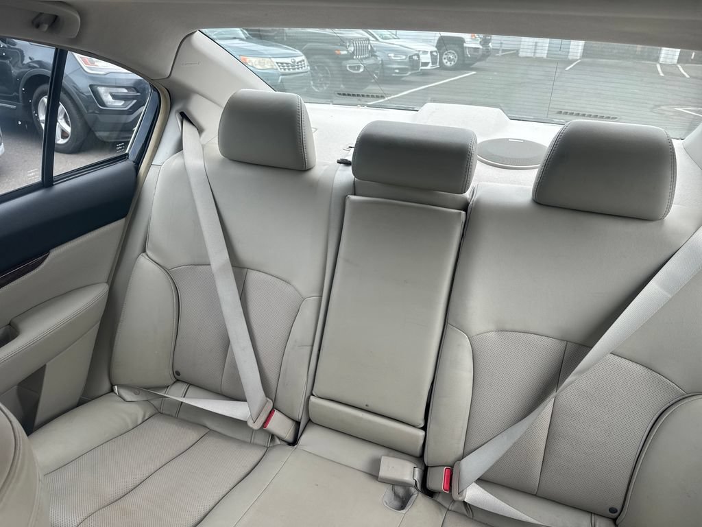 Used 2013 Subaru Legacy 2.5i Limited AWD/4WD image 25