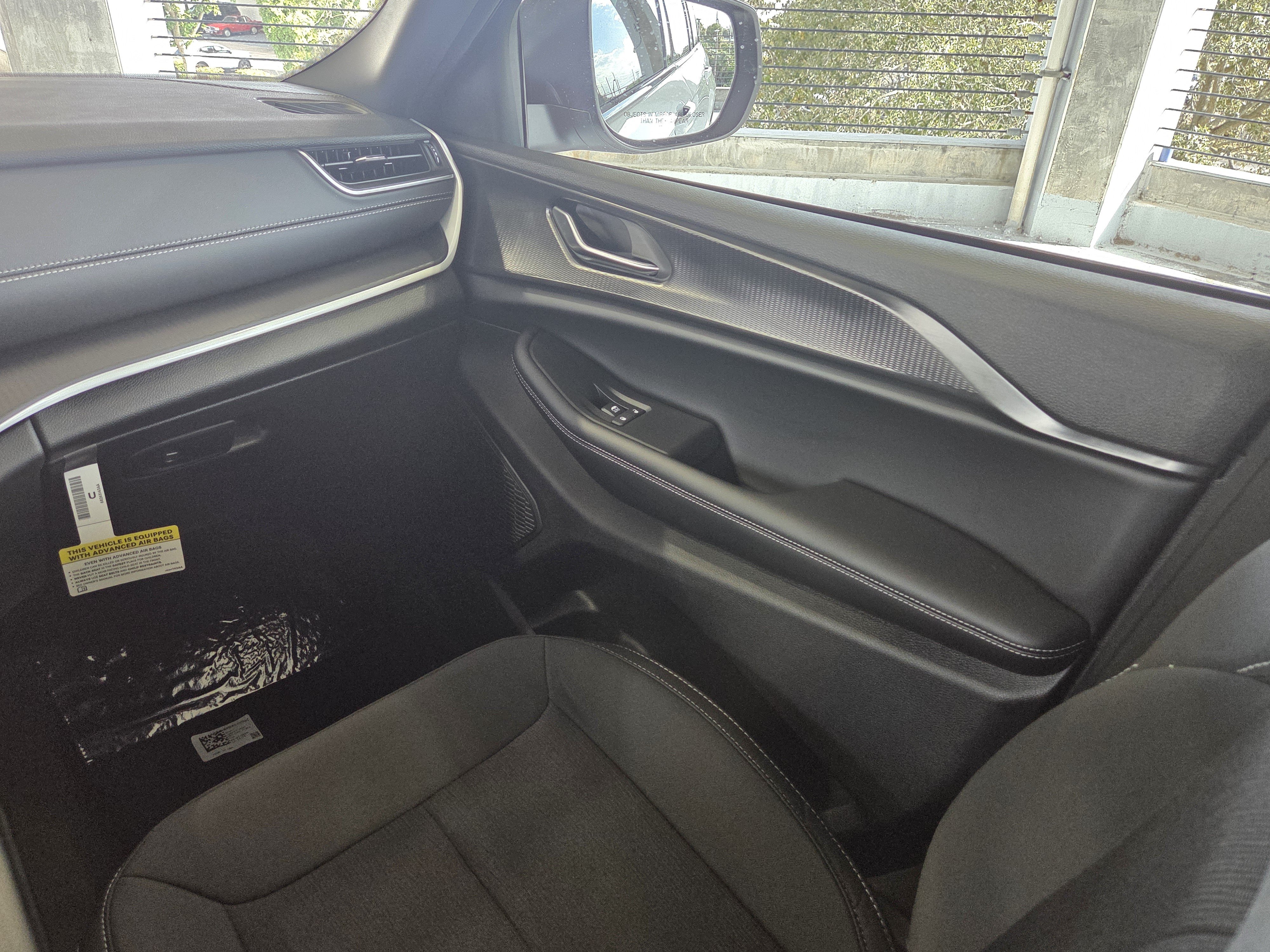 New 2025 Jeep Grand Cherokee Laredo w/ MOPAR Finishing Package RWD image 18