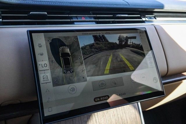 New 2025 Land Rover Range Rover Long Wheelbase SE image 38