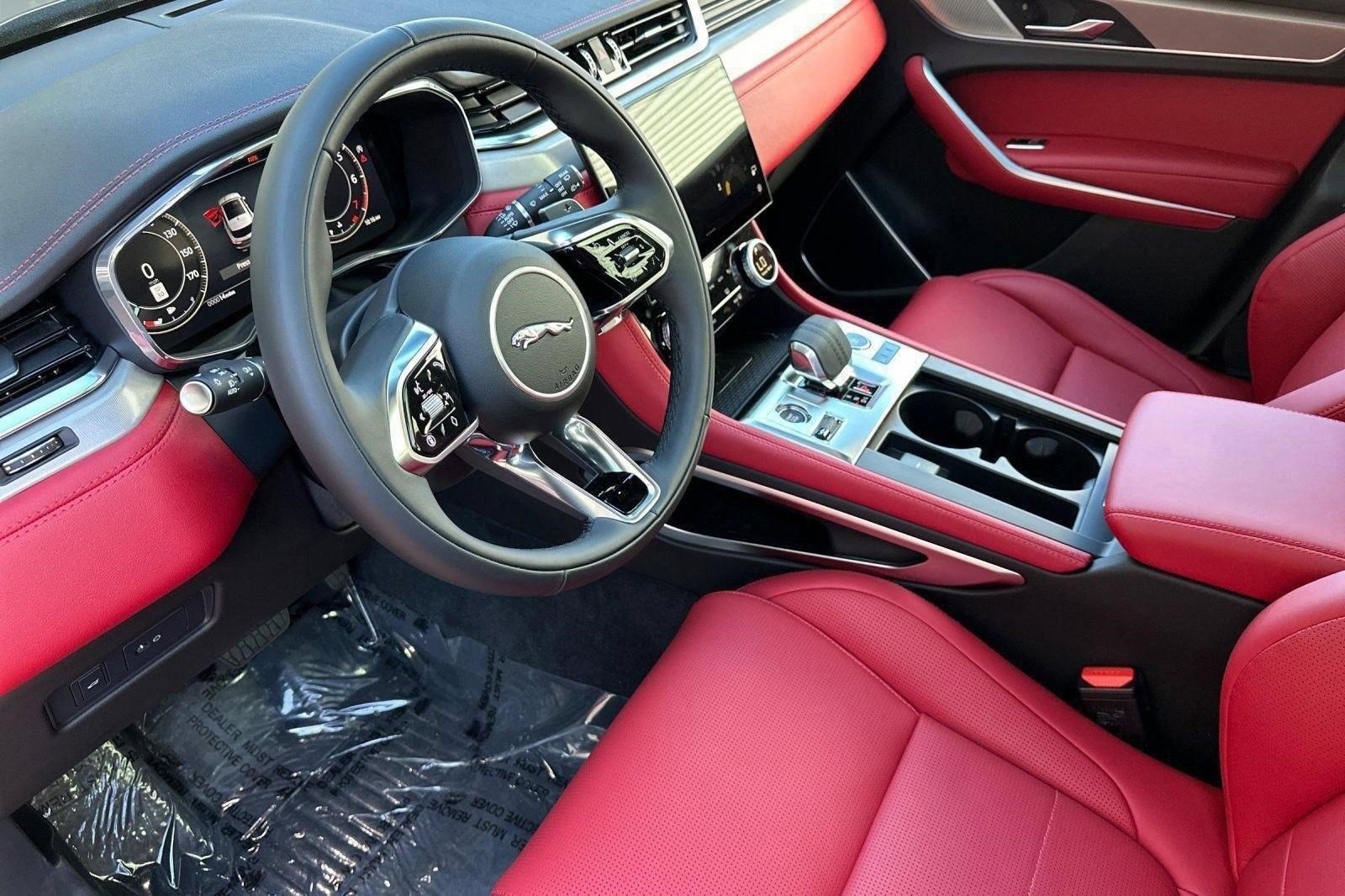 Used 2025 Jaguar F-PACE R-Dynamic S AWD/4WD image 4