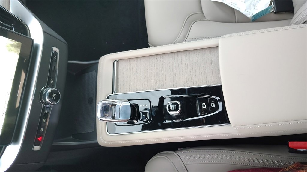 New 2026 Volvo XC90 B5 Plus image 20