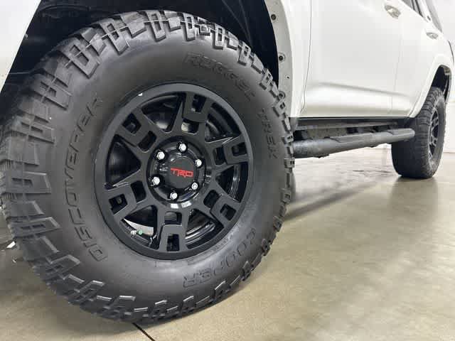 Used 2020 Toyota 4Runner SR5 RWD image 27