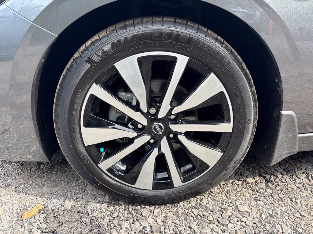 Certified 2025 Nissan Sentra SV w/ SV Premium Package FWD image 11
