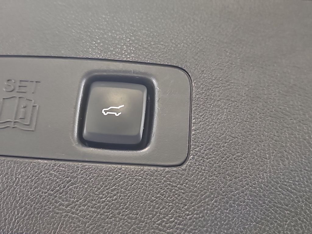 Used 2024 Lincoln Corsair AWD w/ Equipment Group 101A image 16