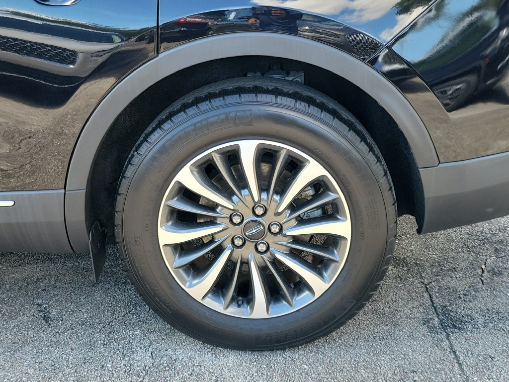 Certified 2022 Lincoln Nautilus FWD w/ Premium Package image 5