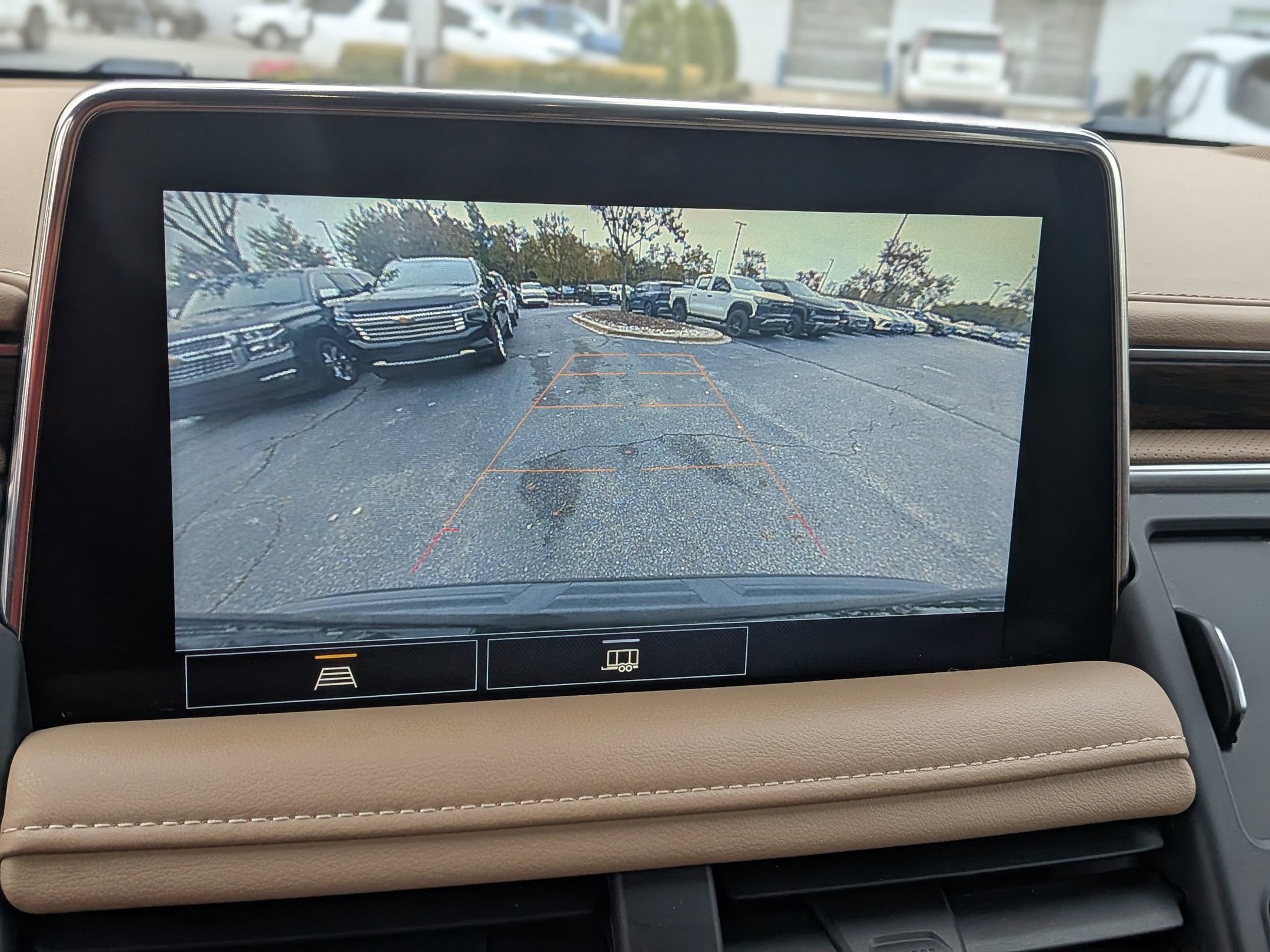 Used 2021 Chevrolet Suburban Premier image 28