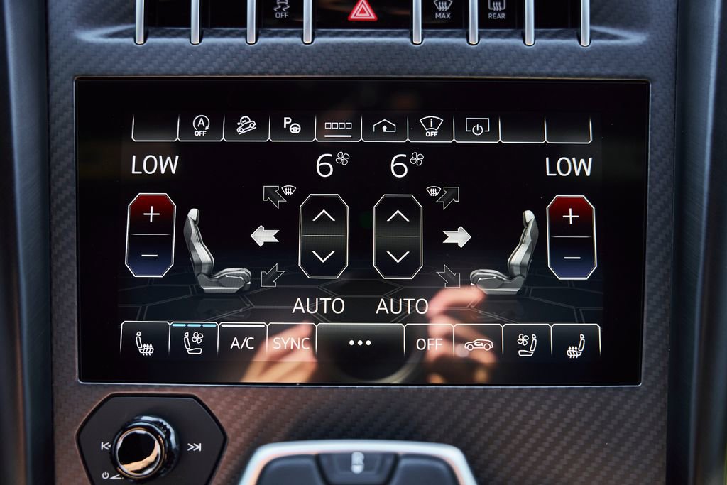 Used 2022 Lamborghini Urus AWD/4WD image 73