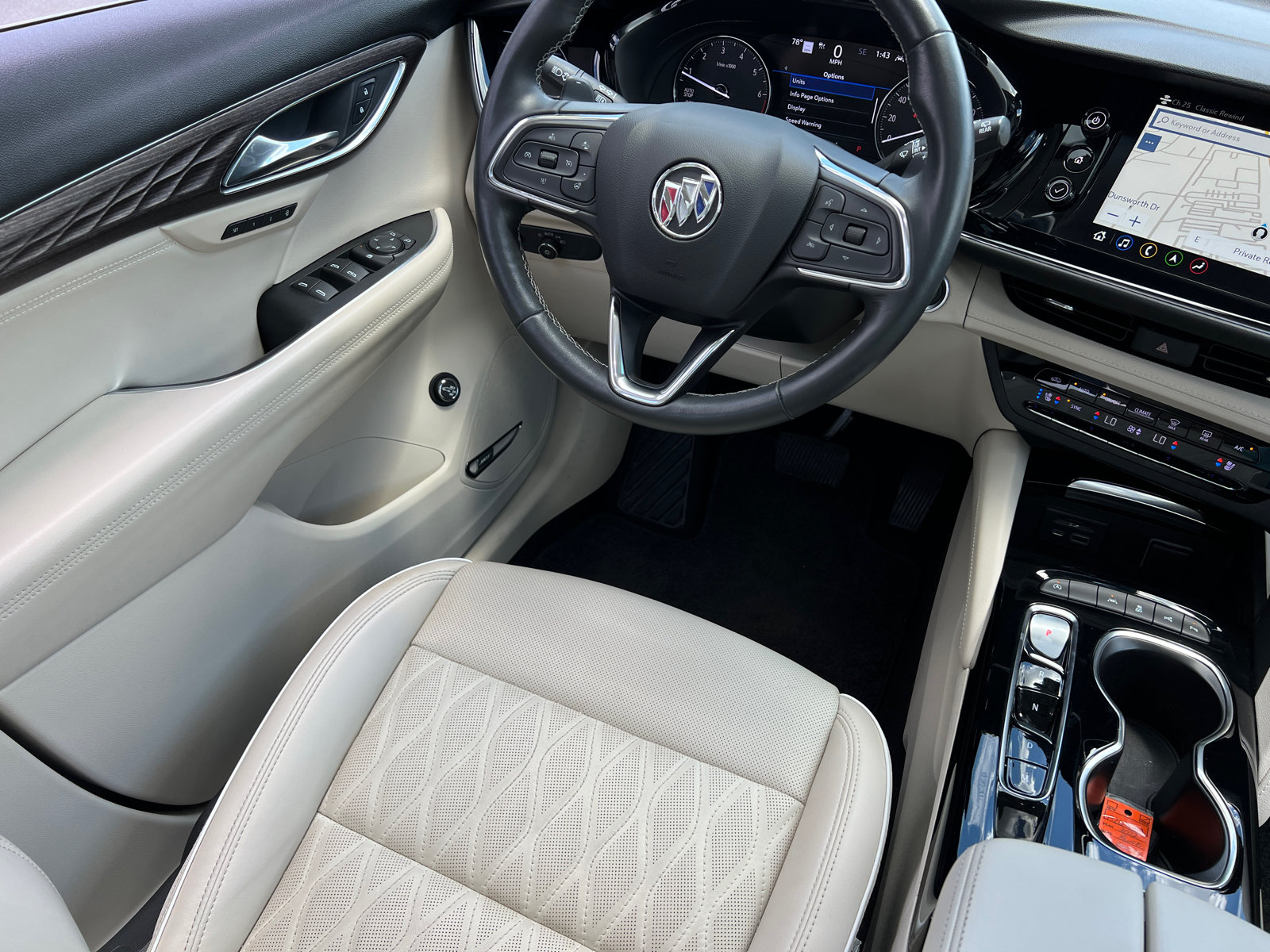 Used 2022 Buick Envision Avenir w/ Technology Package II FWD image 29