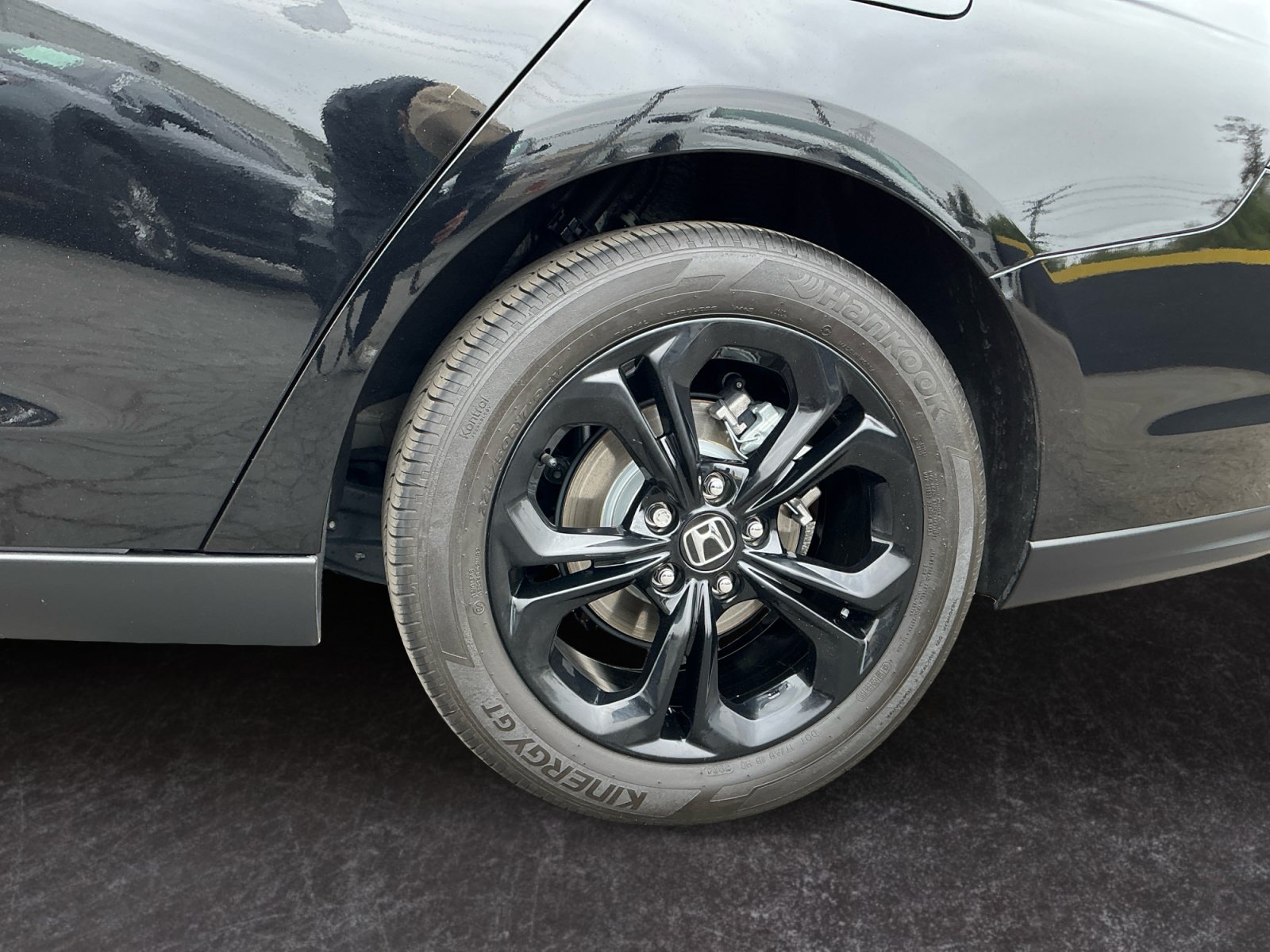 Used 2025 Honda Accord SE image 9