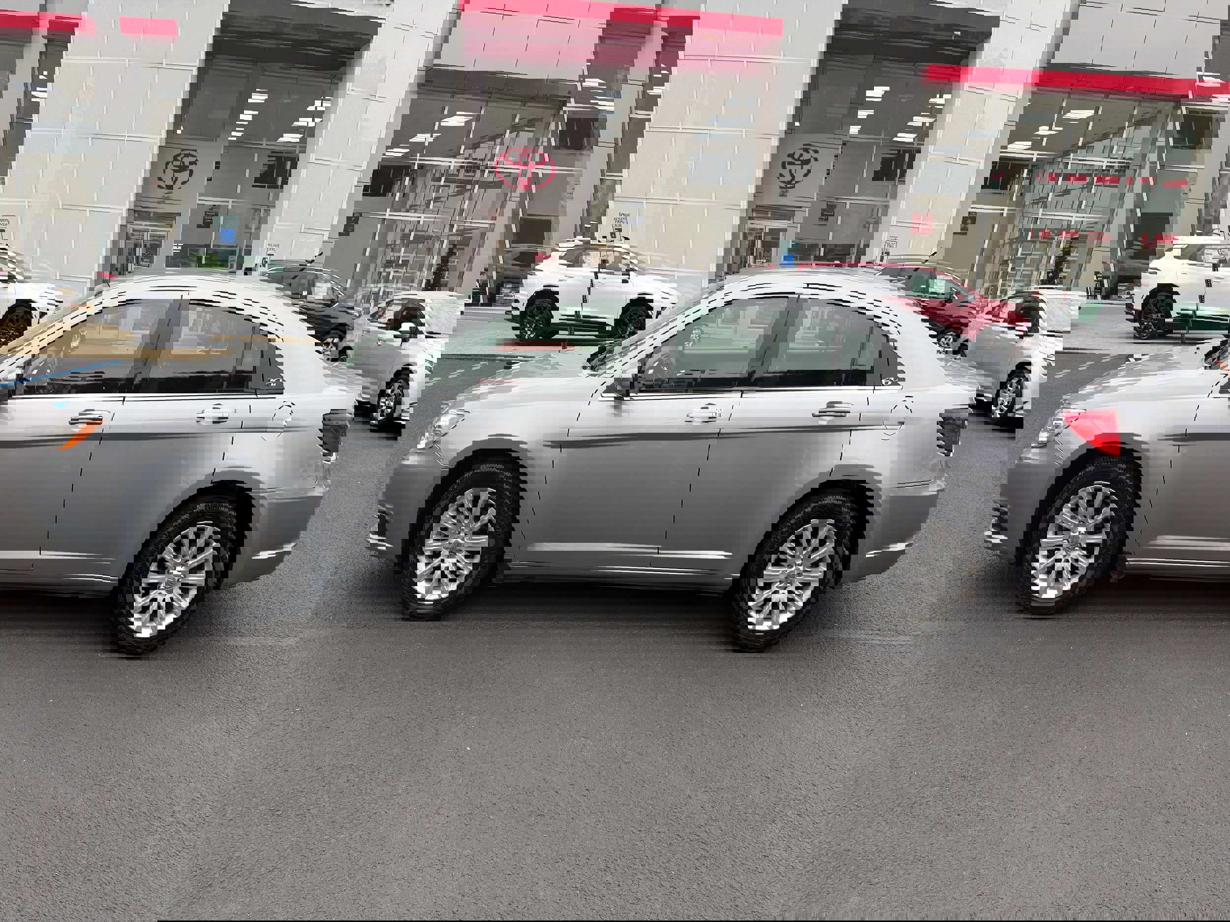 Used 2013 Chrysler 200 Touring w/ Cold Weather Group image 2