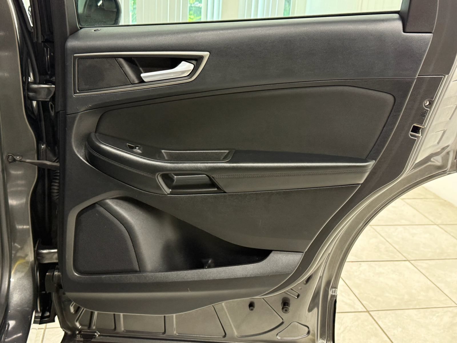 Used 2016 Ford Edge SE FWD image 20