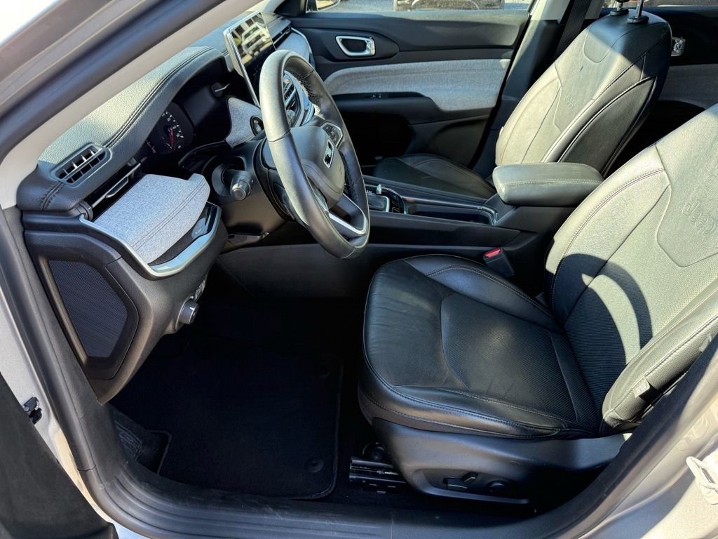 Used 2022 Jeep Compass Latitude image 11