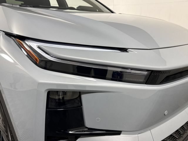 New 2026 Toyota C-HR AWD/4WD image 10