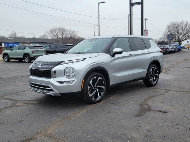 Used 2024 Mitsubishi Outlander SE image 4