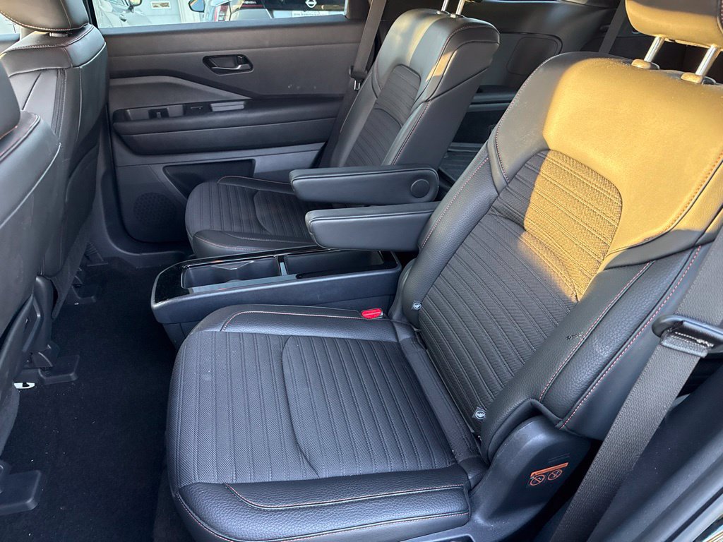 Used 2025 Nissan Pathfinder Rock Creek AWD/4WD image 12