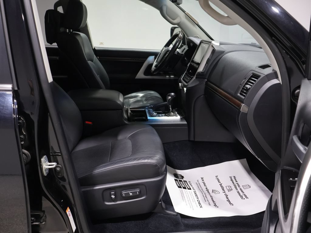 Used 2017 Toyota Land Cruiser AWD/4WD image 22