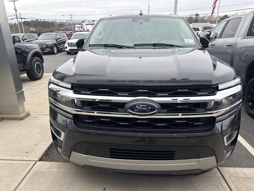 Used 2024 Ford Expedition Max Limited image 2