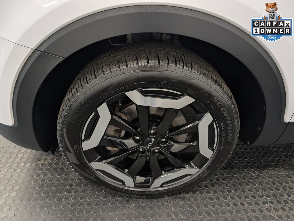 Certified 2024 Kia Telluride EX w/ EX Captain's Chair Package AWD/4WD image 8