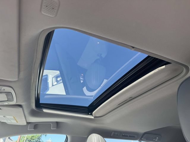 Used 2021 Toyota Sienna XLE FWD image 24