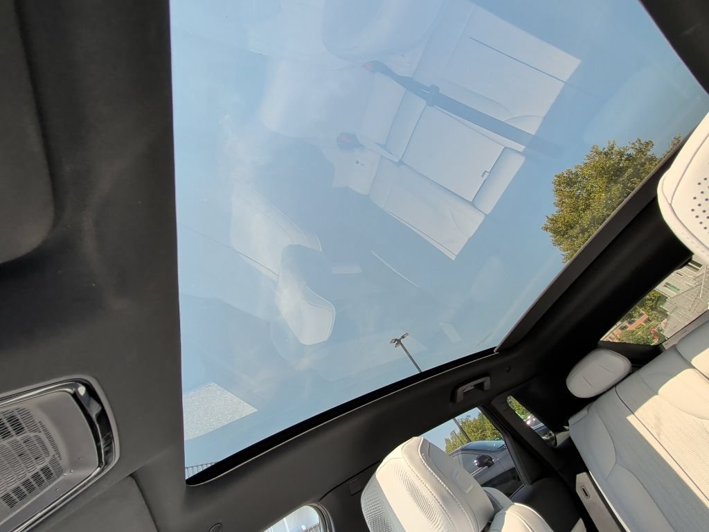 Used 2024 Cadillac Lyriq Luxury w/ LPO, Floor Liner Package AWD/4WD image 18