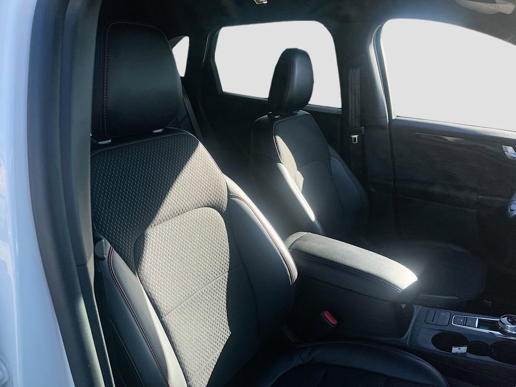 Used 2025 Ford Escape ST-Line Elite image 27