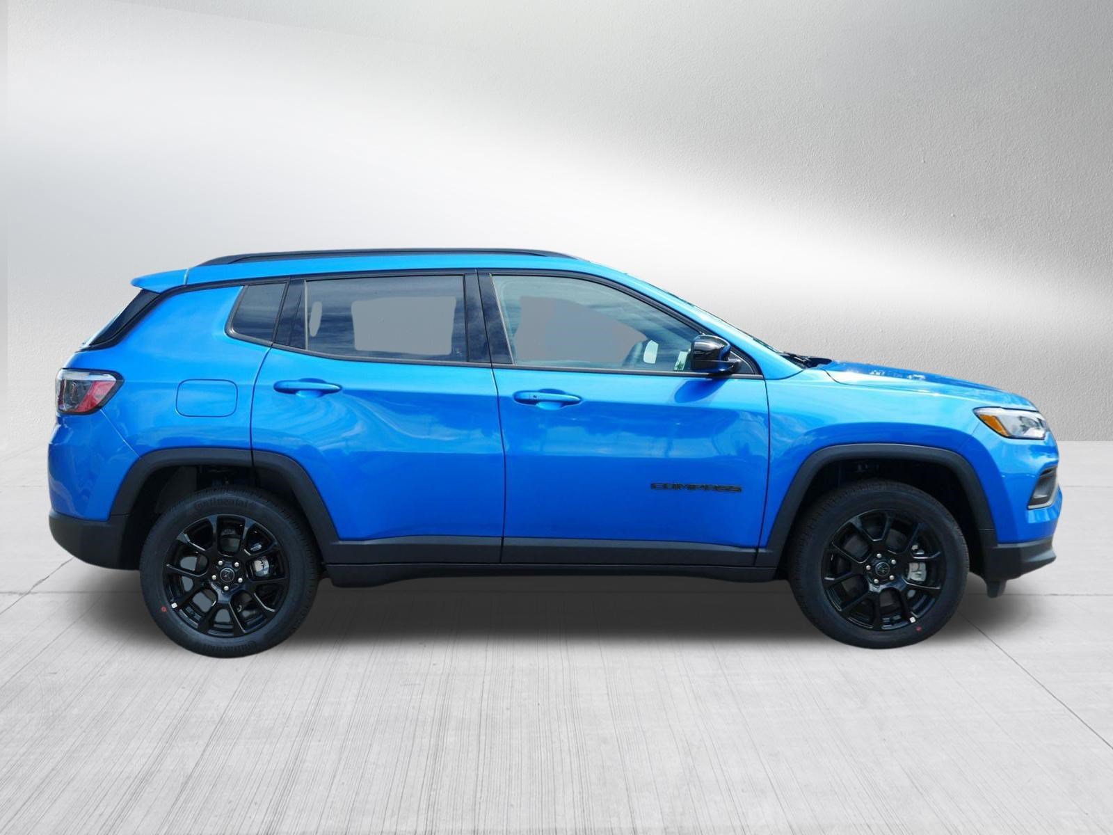 New 2026 Jeep Compass Latitude w/ Sun and Sound Group AWD/4WD image 8