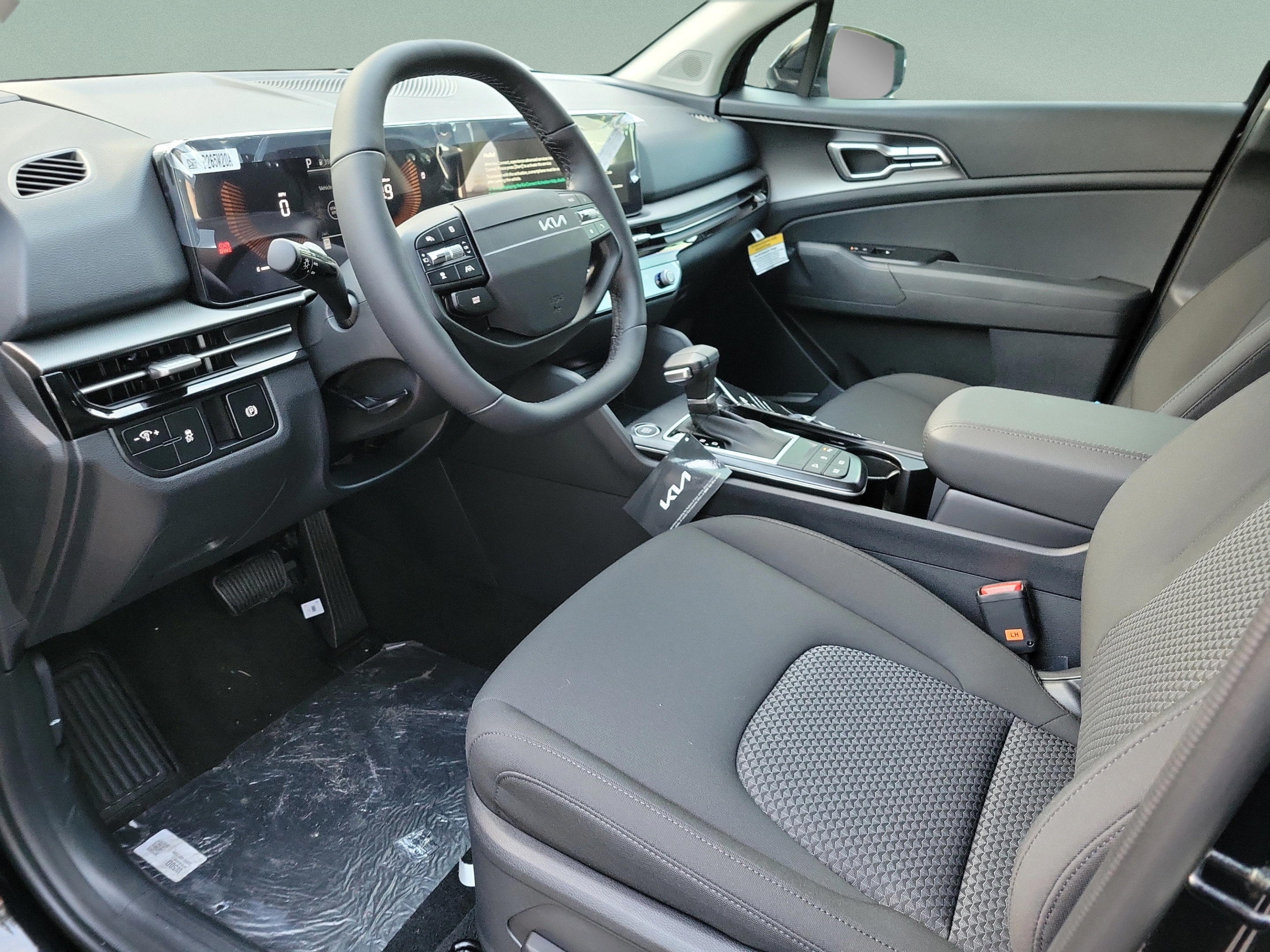 New 2027 Kia Sportage LX FWD image 17