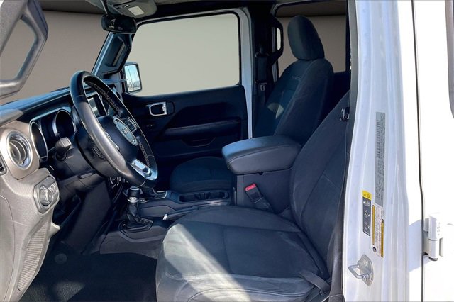Used 2020 Jeep Wrangler Unlimited Sahara image 22