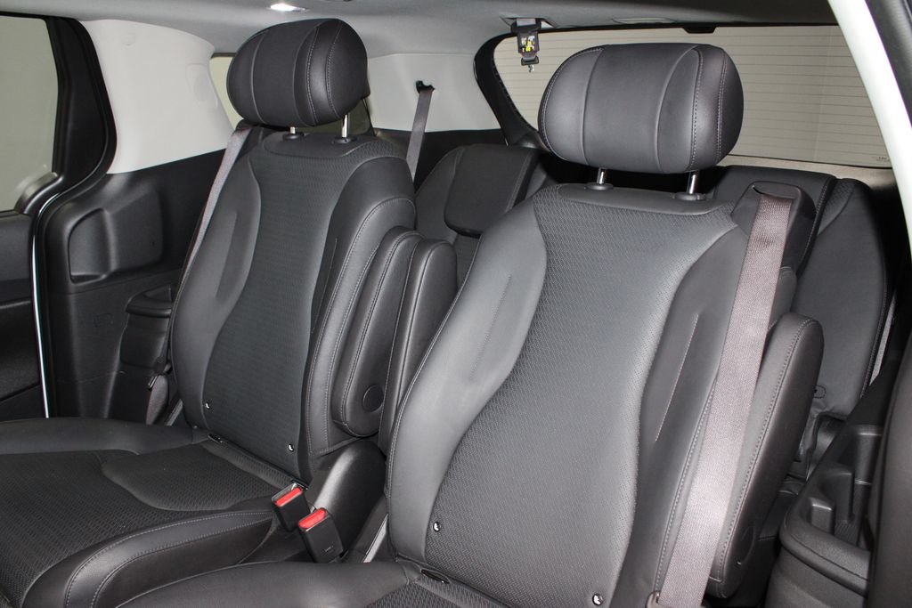 Used 2025 Kia Carnival SX Prestige FWD image 24