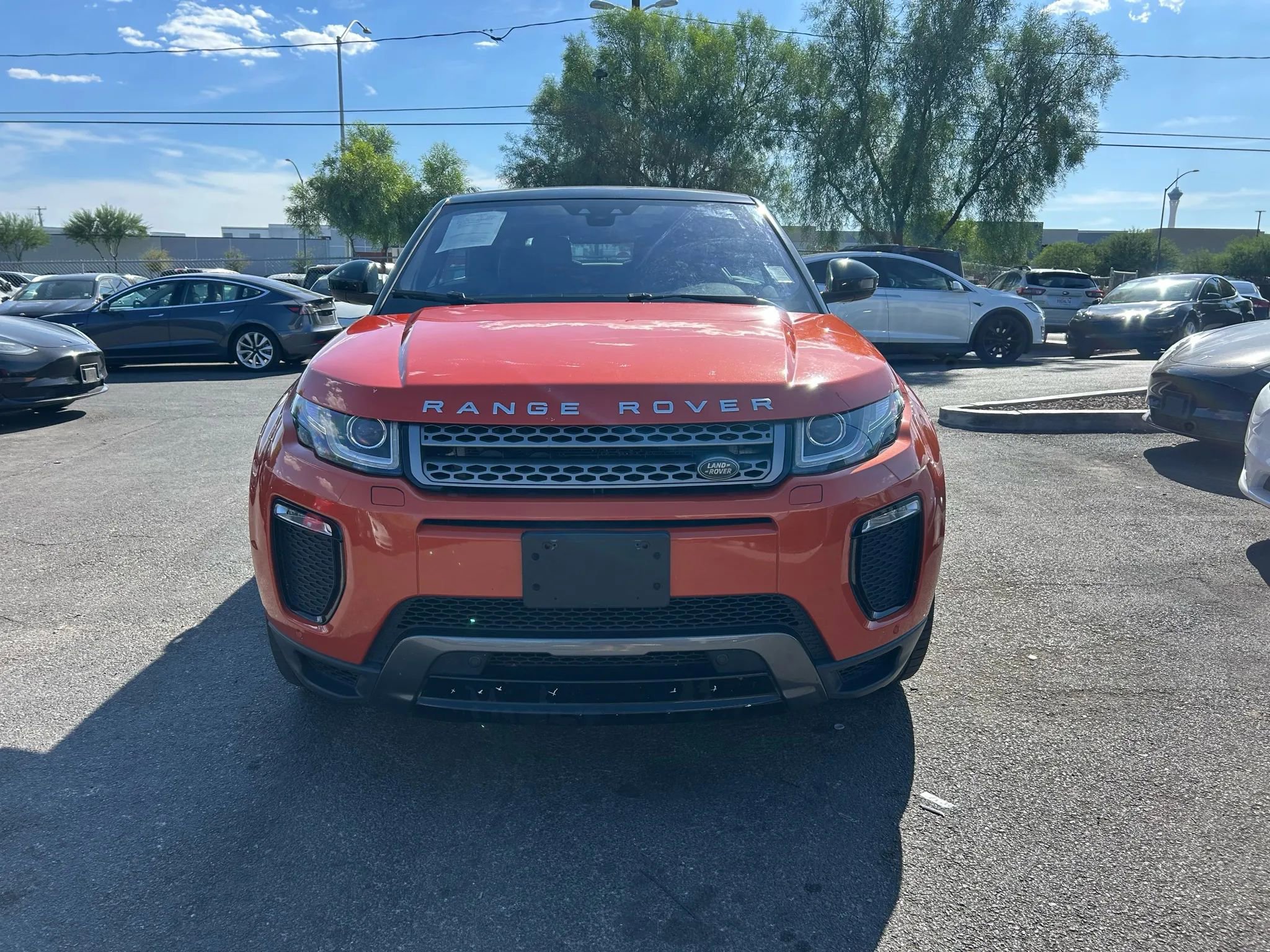 Used 2019 Land Rover Range Rover Evoque SE Dynamic image 2