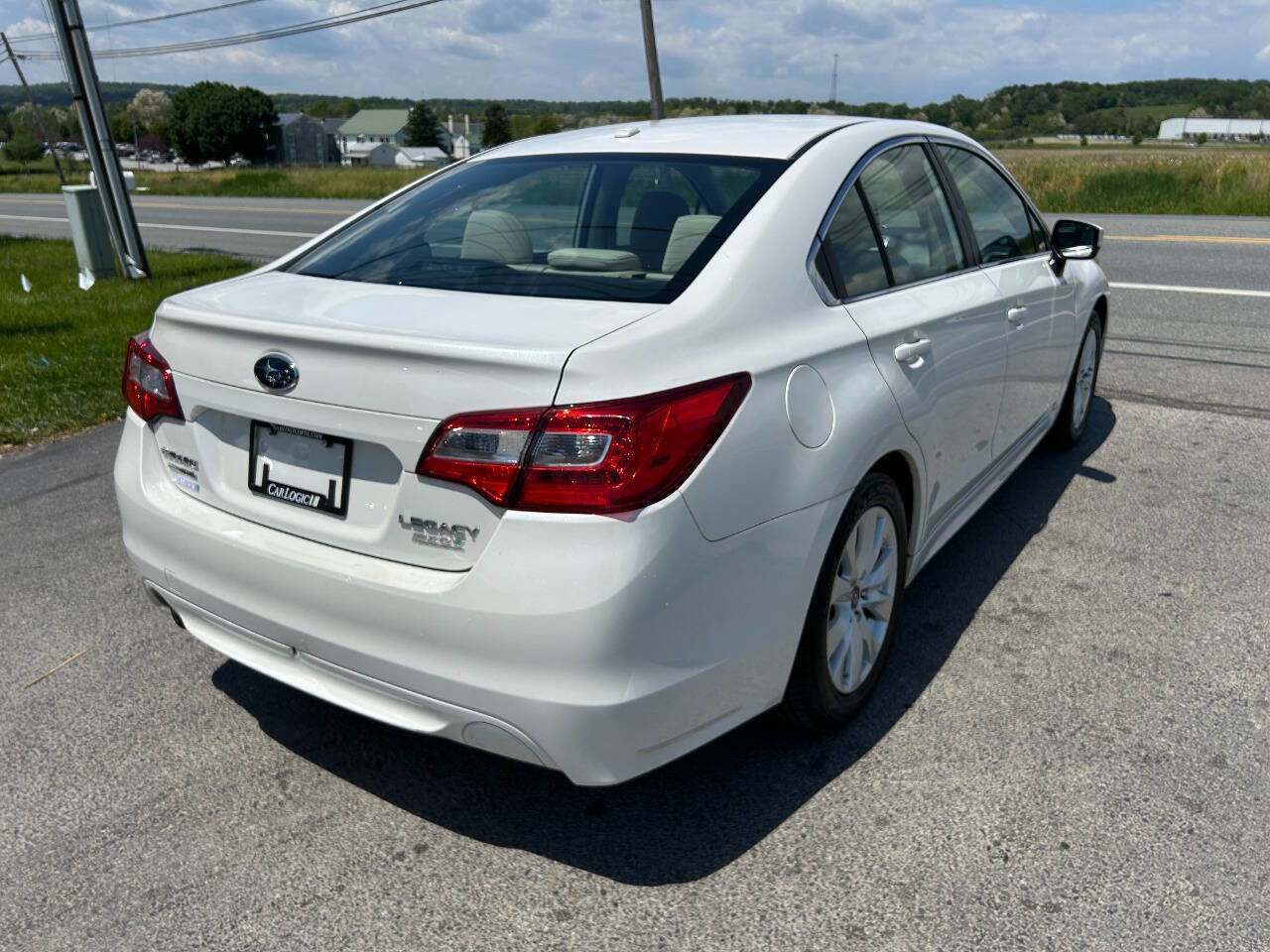 Used 2015 Subaru Legacy 2.5i Premium AWD/4WD image 9