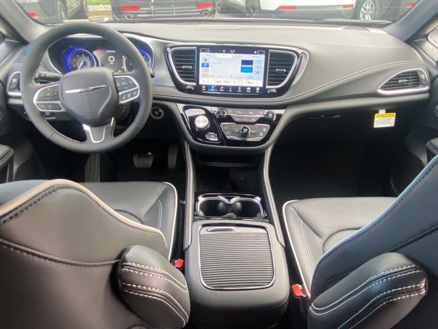 New 2026 Chrysler Pacifica Limited FWD image 38
