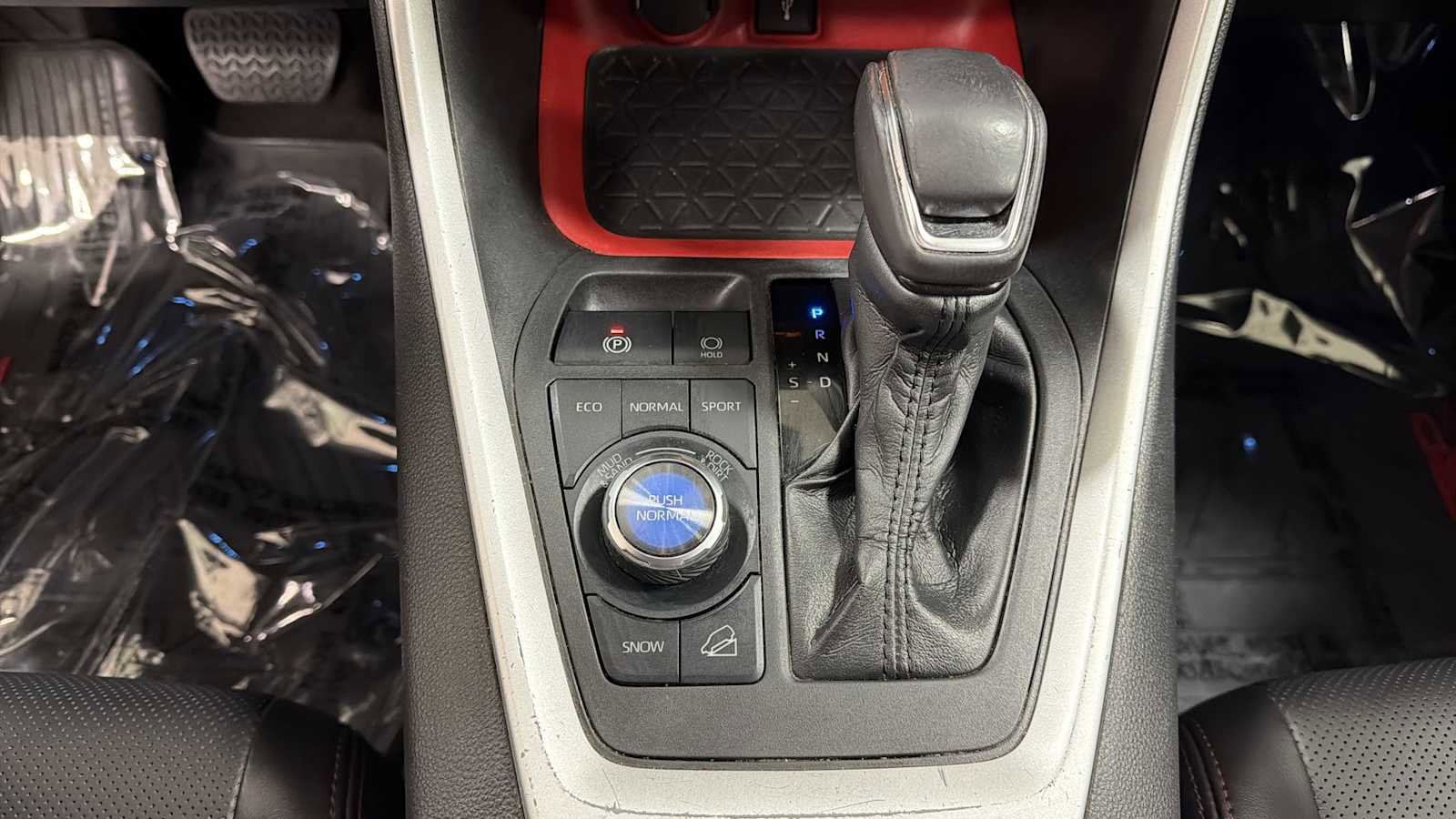 Certified 2022 Toyota RAV4 TRD Off-Road w/ TRD Off-Road Weather Package image 21