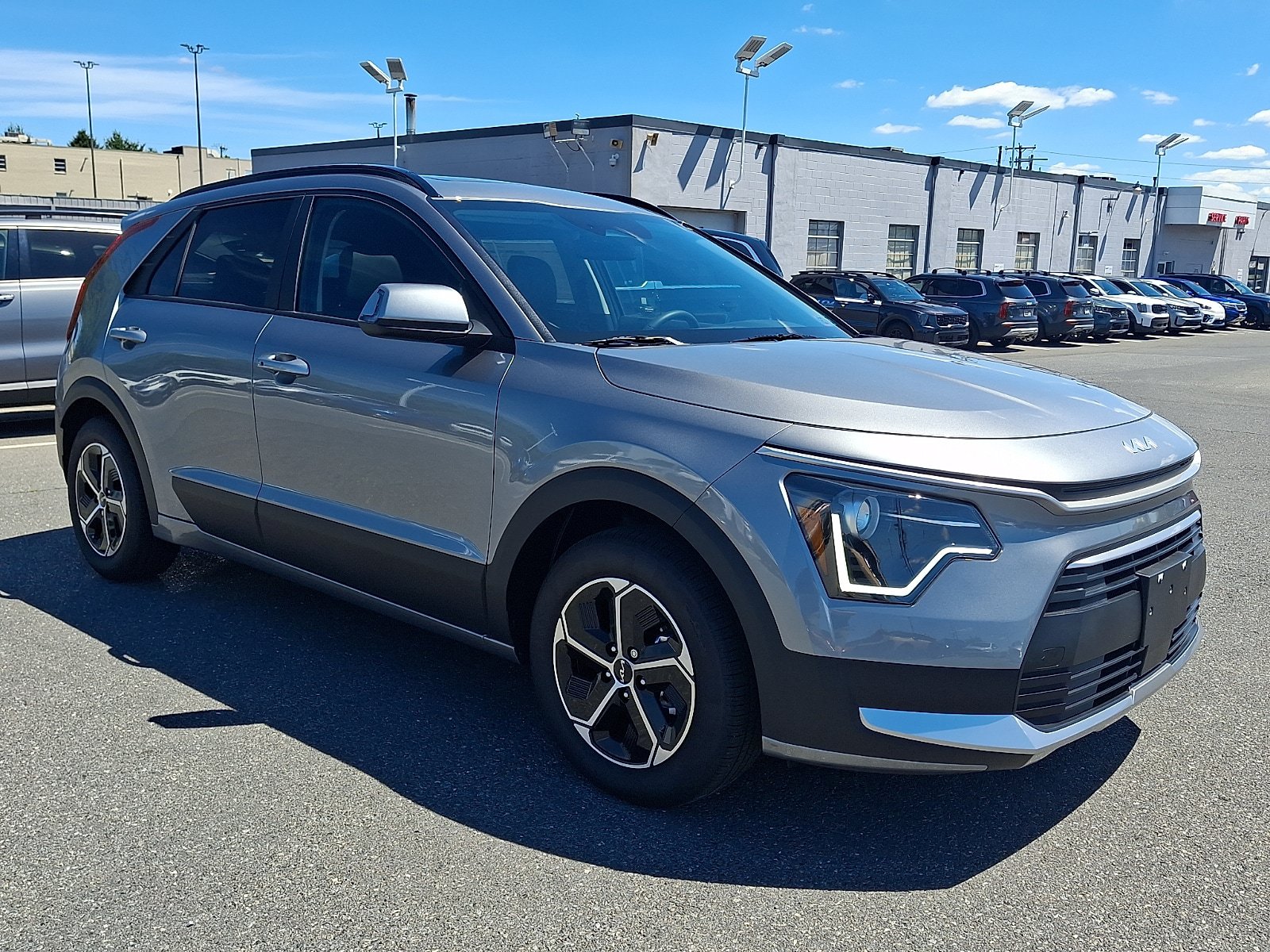 New 2026 Kia Niro EX FWD image 2