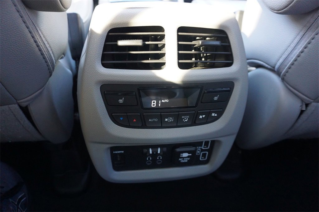 Used 2022 Honda Pilot Touring image 18