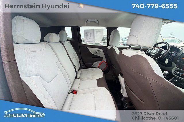 Used 2015 Jeep Renegade Latitude w/ Cold Weather Group image 25