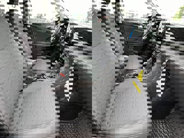 New 2025 Volkswagen Taos SE image 29