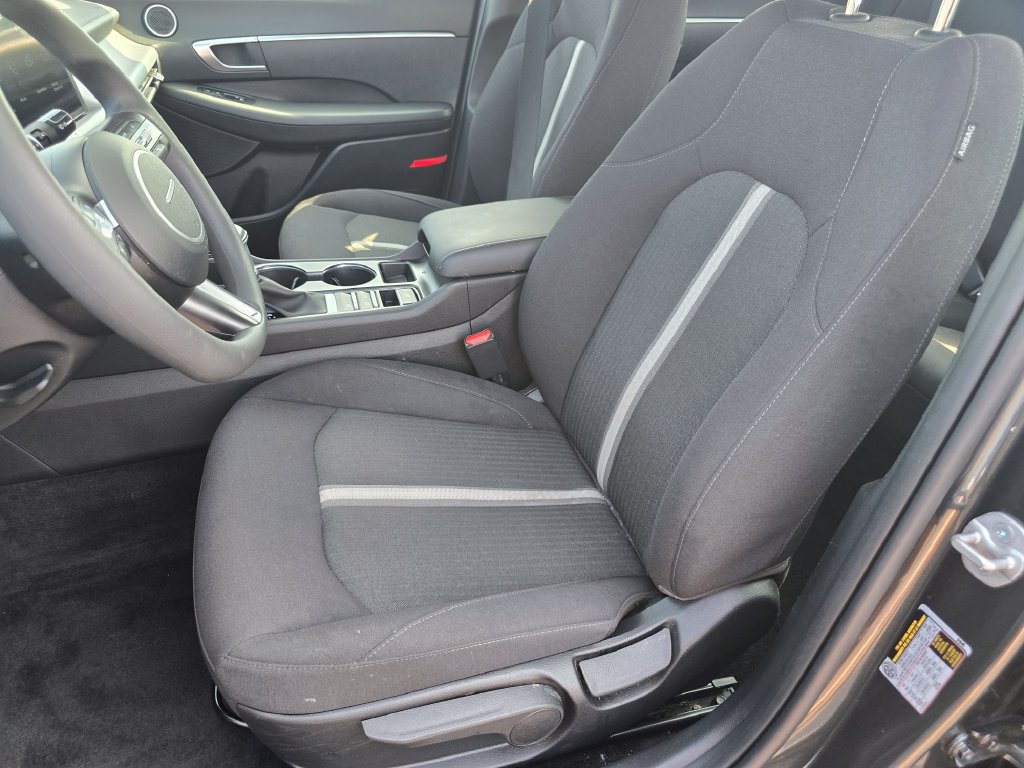 Used 2025 Hyundai Sonata SE FWD image 20