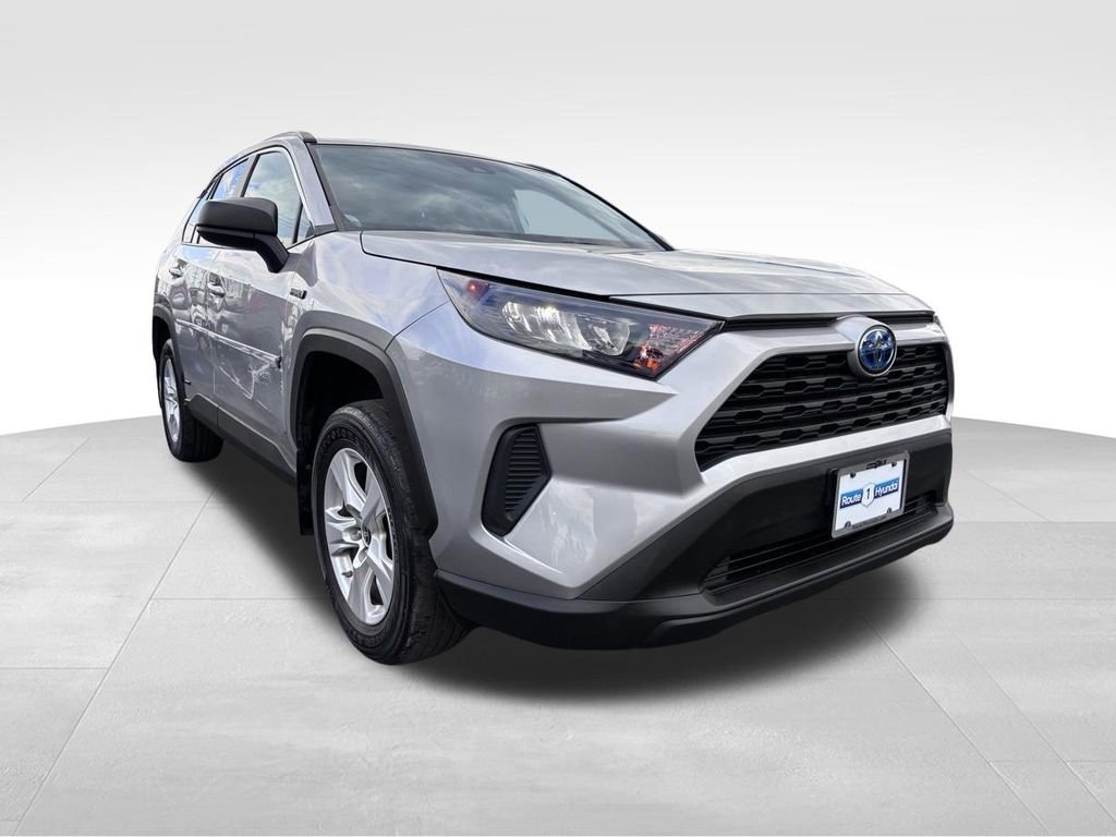Used 2021 Toyota RAV4 LE AWD/4WD image 1