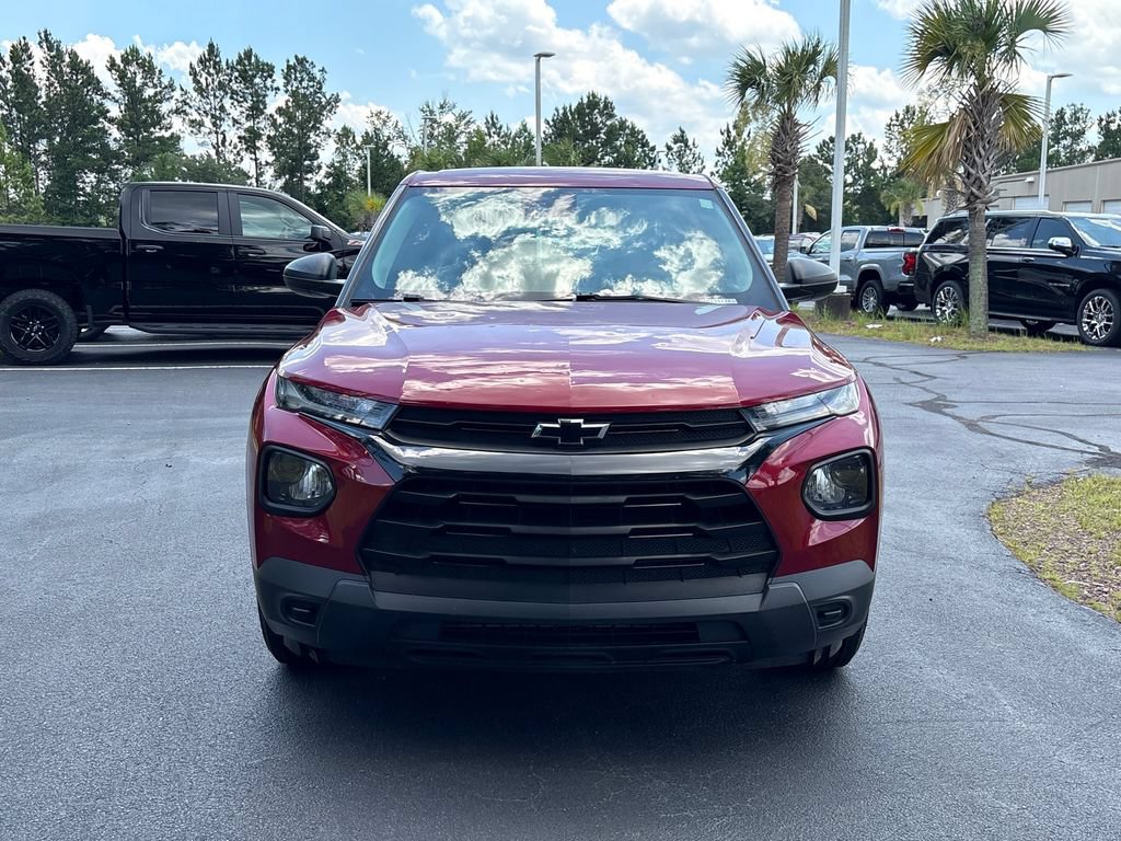 Used 2021 Chevrolet TrailBlazer LS w/ LPO, Blackout Package FWD image 2
