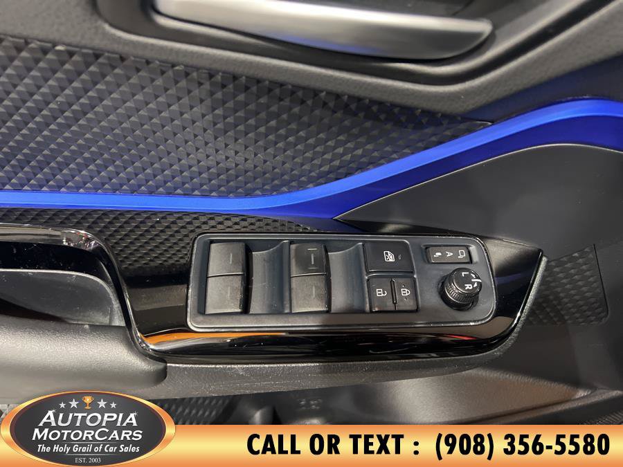 Used 2022 Toyota C-HR XLE FWD image 21