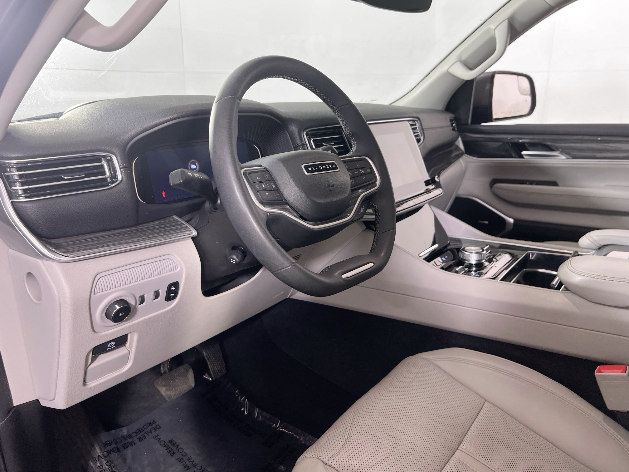 Used 2022 Jeep Wagoneer Series III AWD/4WD image 9