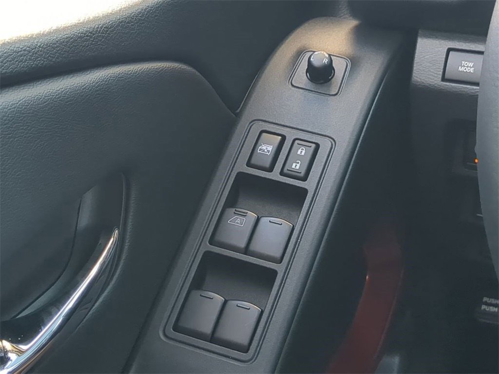 Used 2025 Nissan Frontier PRO-4X w/ Pro Premium Package image 26