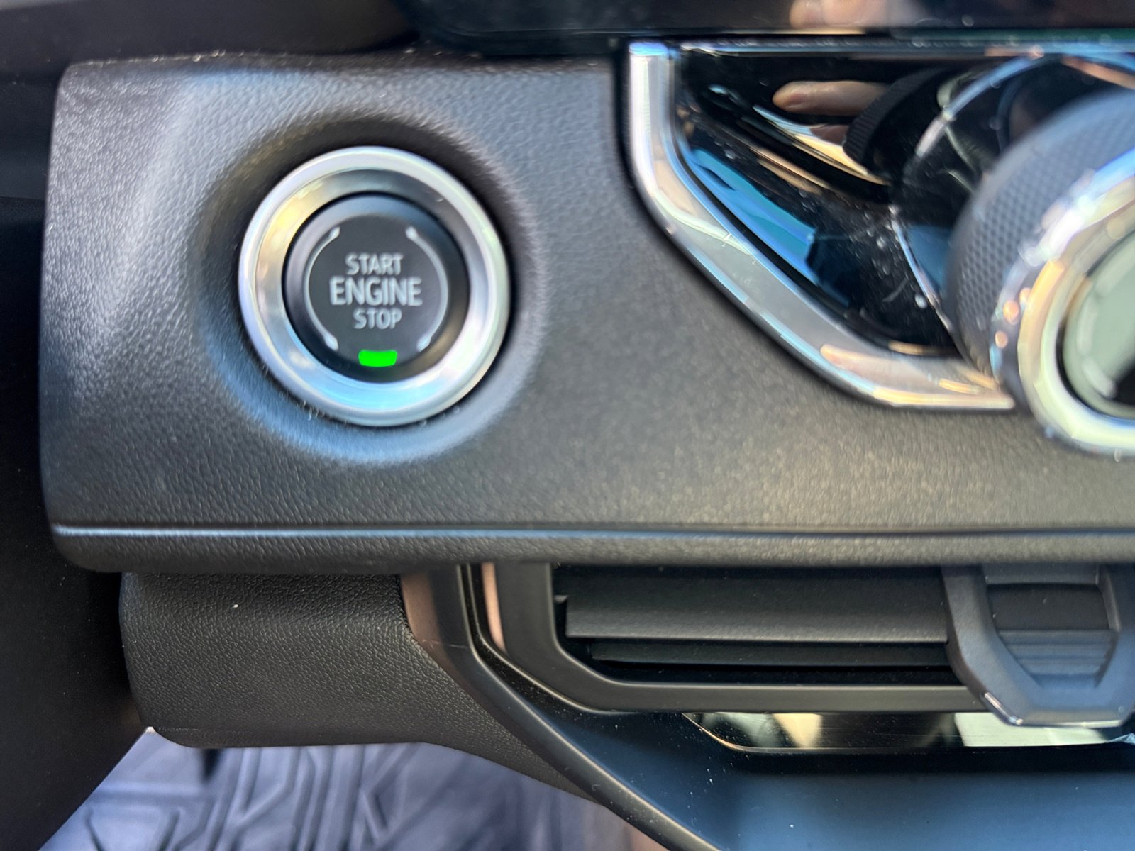 Used 2024 Chevrolet Colorado Trail Boss image 21