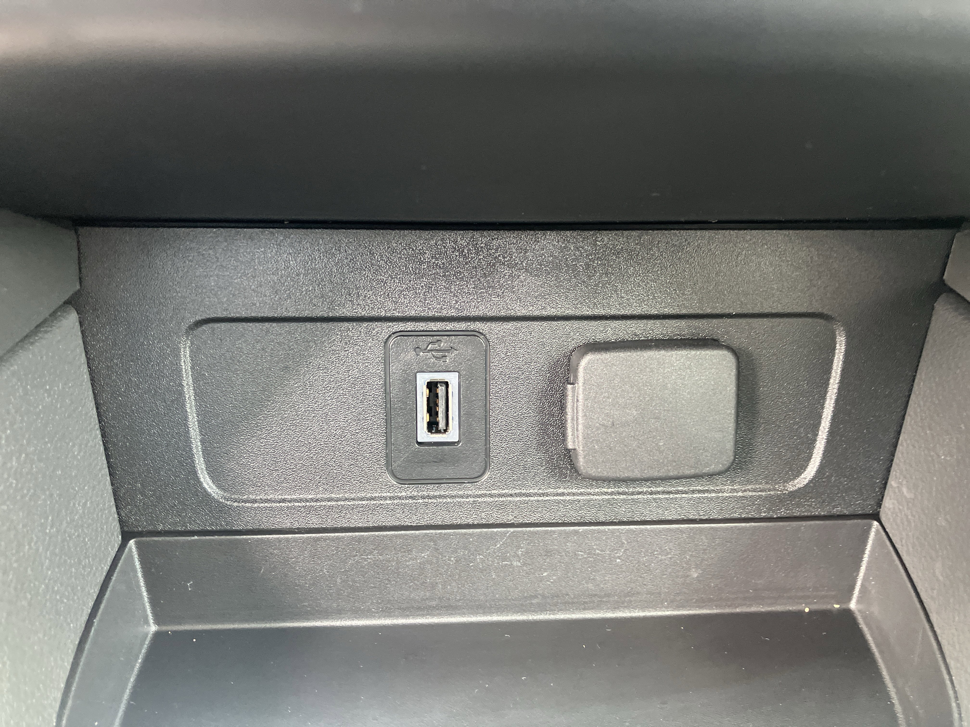 Used 2017 Ford Escape SE w/ Equipment Group 201A FWD image 27